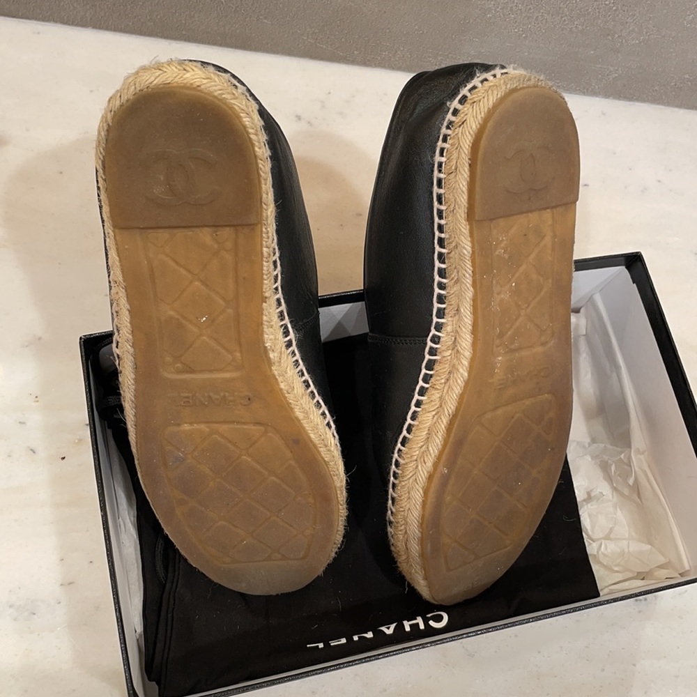 Chanel black leather espadrilles - Picture 8 of 11